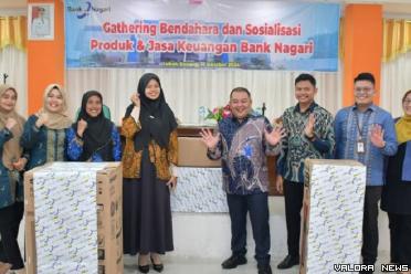 Kacab Bank Nagari Lubuk Basung, Musa Adi Guna bersama para...