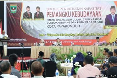 Ketua DPRD Sumatera Barat (Sumbar), Supardi membuka...