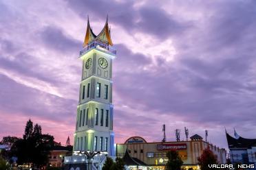 Icon Wisata Bukittinggi, Jam Gadang.