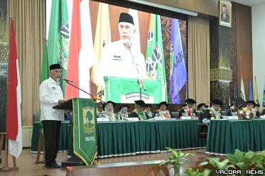 Gubernur Sumbar, Mahyeldi memberikan sambutan pada Dies...