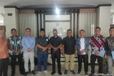 Wakil Ketua DPRD Pasaman, Harisuddin dan jajaran, foto...