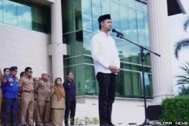 Wako Bukittinggi, Erman Safar memberikan arahan pada apel...