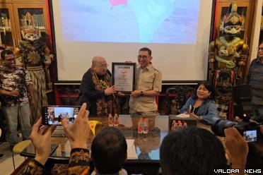 Menteri Kebudayaan RI, Fadli Zon memberikan sambutan usai...