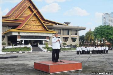 Gubernur Riau Tegur Eselon II yang Habiskan Waktu Nongkrong...