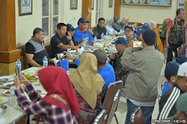 Gubernur Sumbar, Mahyeldi yang juga alumni SMAN 1 Landbouw...