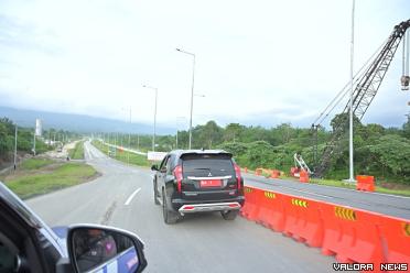 Mobil dinas gubernur Sumbar, dengan nomor polisi BA 1,...