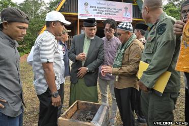 Gubernur Sumatera Barat (Sumbar), Mahyeldi meninjau lokasi...