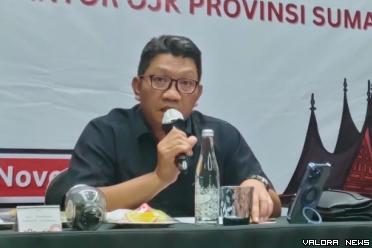 Kepala Otoritas Jasa Keuangan (OJK) Sumatera Barat, Roni...