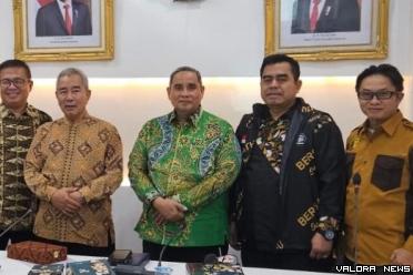 Ketua Harian BERSATHU, H. Farid Aljawi (kedua kanan)...