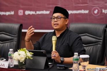 Ketua Divisi Teknis Penyelenggaraan Pemilu KPU Sumbar, Ory...