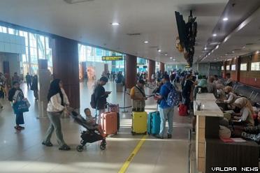 Aktivitas penumpang di Bandara SSK II, Pekanbaru.(humas)