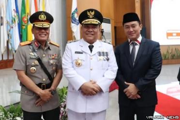 Wakil Ketua DPRD Riau, Agung Nugroho foto bersama dengan Pj...