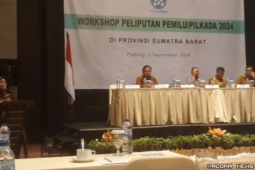 Ketua Dewan Pers, Ninik Rahayu membuka Workshop Peliputan...