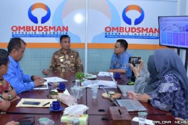 Plh Kepala Ombudsman RI Perwakilan Sumbar, Yunesa Rahman...