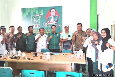 Indra Jaya, Ketua DPC PKB Kabupaten Pesisir Selatan...