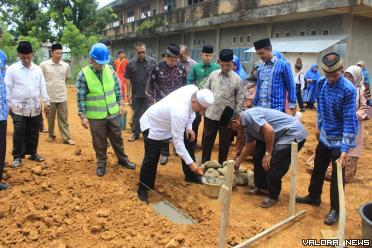 Bupati Pasbar, Hamsuardi meletakan batu pertama pembangunan...