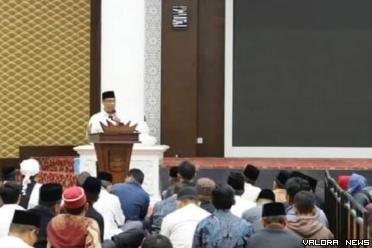 Wawako Bukittinggi, Marfendi memberikan sambutan pada...