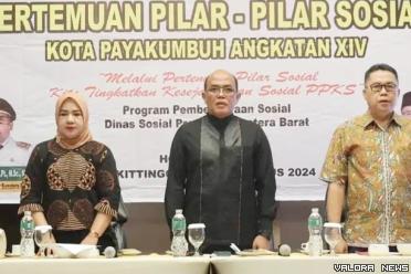 Ketua DPRD Sumatera Barat, Supardi saat pembukaan Pertemuan...