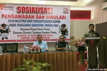 Afriki Musmaidi, Ketua Bawaslu Pessel, di acara Sosialisasi...