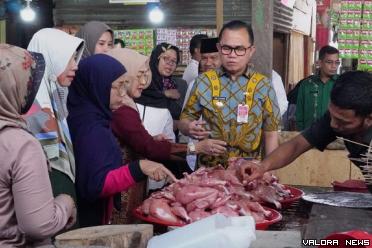 Pjs Wali Kota Bukittinggi, Hani S Rustam bersama TPID,...