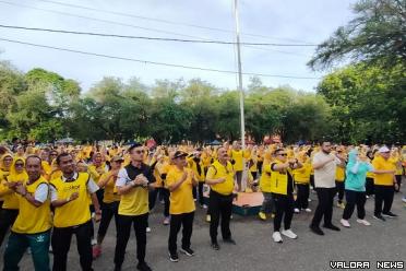 Sekretaris Partai Golkar Sumbar, Desra Ediwan Anantanur...