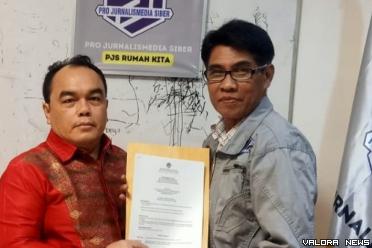 Ketua Umum DPP PJS menyerahkan SK Ketua Dewan Pakar DPP PJS...