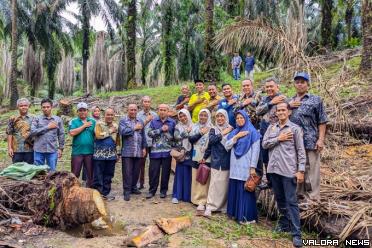 Plt Kepala Bappelitbangda Pasaman Barat, Ikhwanri foto...