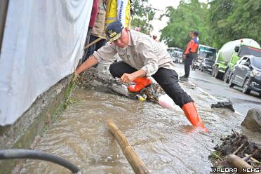 Tinjau Dampak Banjir Lahar Dingin, Gubernur: Harus Cepat,...