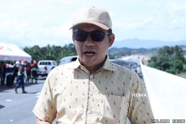 Wakil Ketua DPRD Sumbar, Evi Yandri saat meninjau...