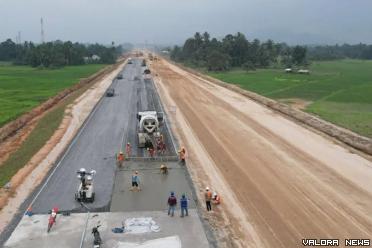 Foto udara pengerjaan jalan tol Padang-Sicincin. (kemenpupr)