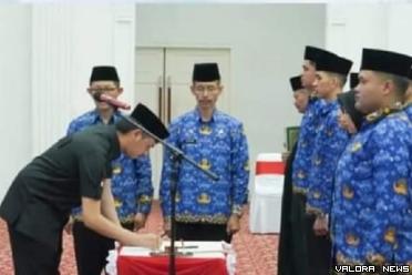 Wali Kota Bukittinggi, Erman Safar tandatangani SK ASN...