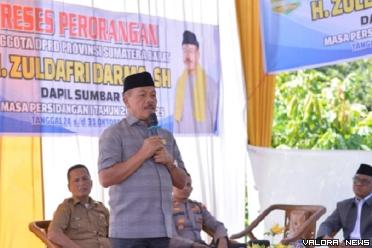 Anggota DPRD Sumbar, Zuldafri Darma menerima aspirasi reses...