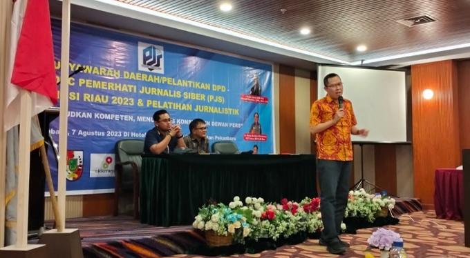 Mitra PJS dari Apical Group, sampaikan materi tentang kehumasan pada Musda I PJS Riau di Pekanbaru, Senin.