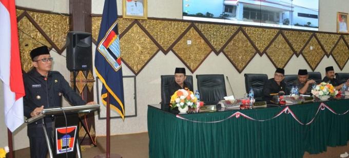 Wali Kota Padang, Hendri Septa sampaikan nota pengantar Ranperda Pertanggungjawaban Pelaksanaan APBD 2022.