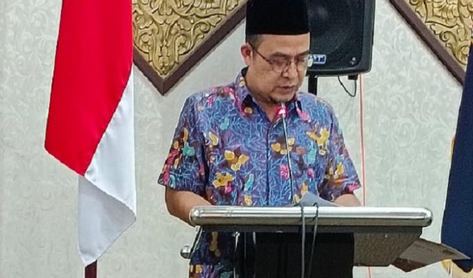 Sekretaris DPRD Padang, Hendrizal Ashar menyampaikan laporan kinerja DPRD Padang pada rapat paripurna dengan agenda tutup masa sidang II dan buka masa sidang III tahun 2023, Kamis.