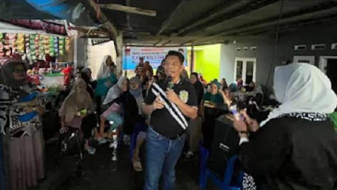 Wakil Ketua DPRD Kota Padang Ilham Maulana gelar reses untuk menemui warga Kelurahan Jati Baru.