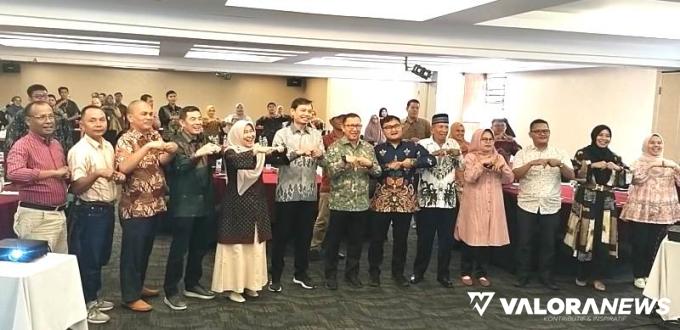 Kementerian Komdigi mengatakan website Kompasnagari Nagari Ampiang Parak, Sutera, Pessel, bisa dijadikan rujukan (percontohan), bagi Komunitas Informasi Masyarakat (KIM) di Sumatera Barat. FOTO: Dok Diskominfo