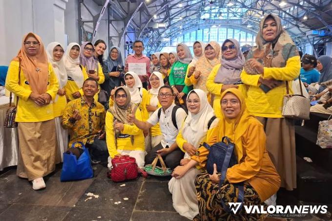 Pj Bupati Pesisir Selatan Era Sukma Munaf, ikut mendampingi para guru berprestasi asal daerahnya, di ajang Temu Pendidik Nusantara (TPN) 2024, yang digelar di Pos Bloc, Jakarta, baru - baru ini. FOTO: Dok Diskominfo Pessel