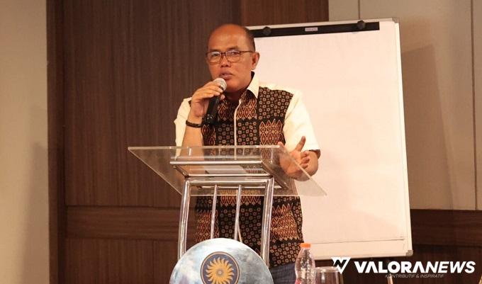Ketua DPRD Sumbar, Supardi memberikan arahan pada pembukaan Bimtek DPRD Sumbar tahun 2023, di Jakarta, Selasa. (humas)