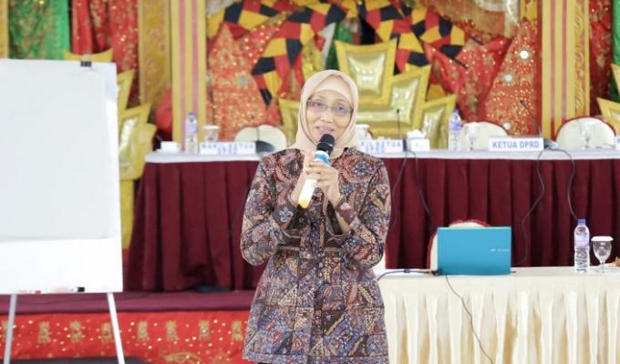 Pemateri Bimtek dengan tema "Optimalkan Fungsi Pengawasan DPRD dalam Revitalisasi, Pemanfaatan dan Peningkatan Aset Daerah," di Bukittinggi, 13-14 Juli 2023.