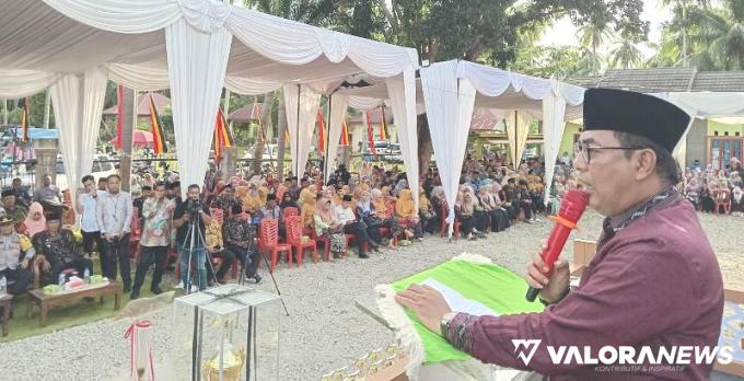 Pj Bupati Pessel, Era Sukma Munaf, secara resmi menutup penyelenggaran Musabaqah Tilawatil Quran (MTQ) Nasional ke-41, Tingkat Kabupaten, di Sutera, Jumat (25/10/2024). FOTO: Dok Diskominfo Pessel